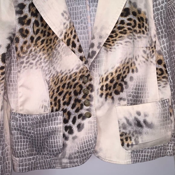 Airfield Womens’ Animal Print Blazer - Picture 3 of 8